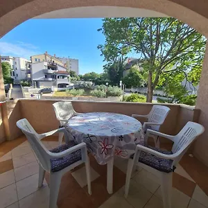 https://apartmani-emily-pula.in-istria.net
